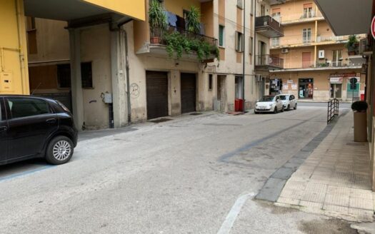 deposito (possibilità di realizzare box auto) – via Masi – Avellino –